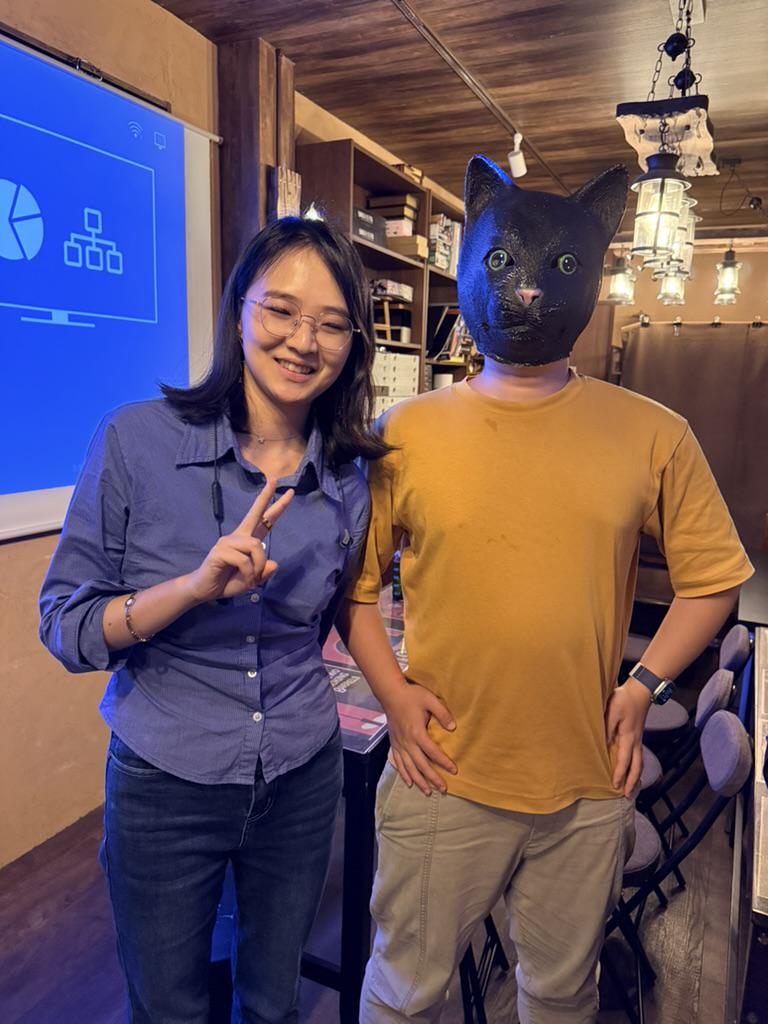 OpenDesign 日本大使在聚会中分享房地产宣传册工作流。